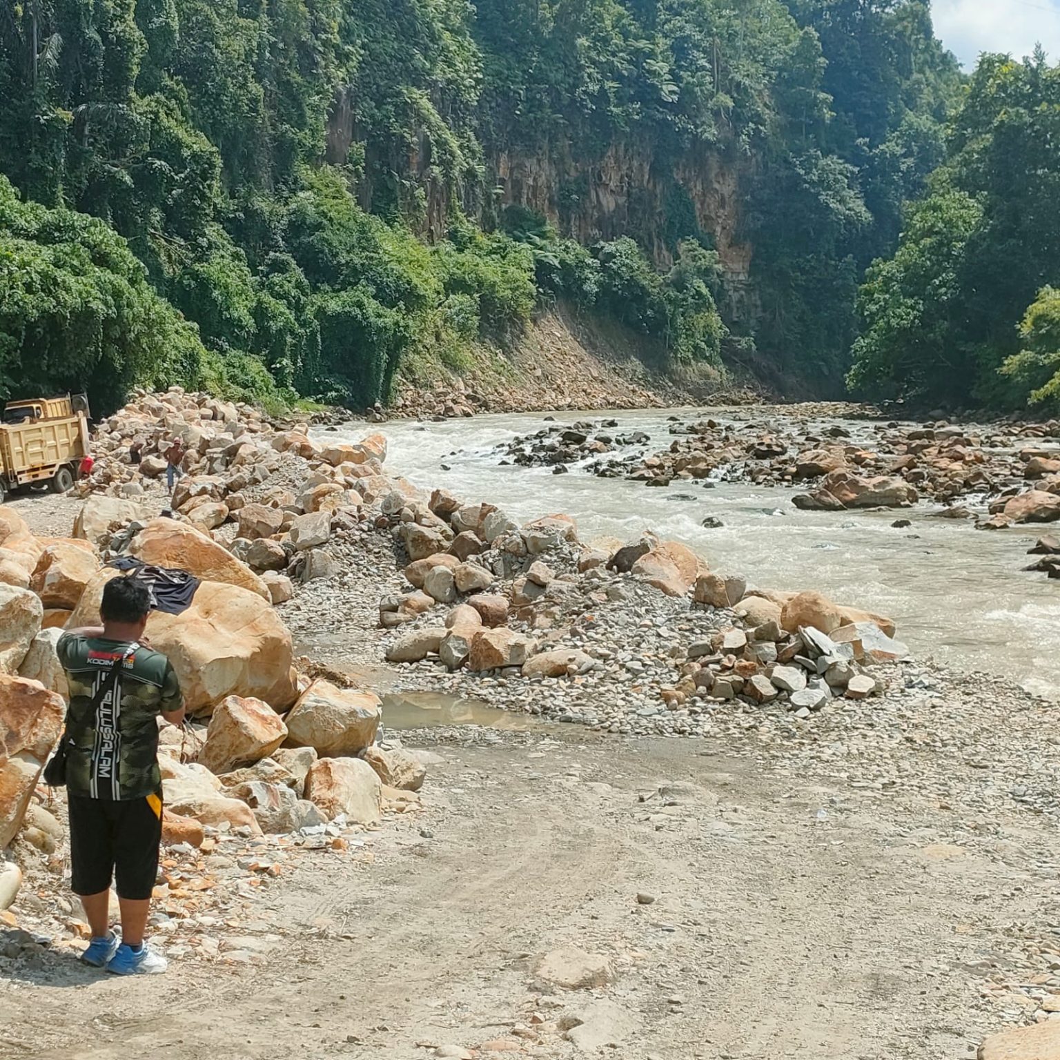 Pengerukan Sungai Lae Kombih Subulussalam, Diduga Tanpa Ijin Galian C, APH Diminta Lidik