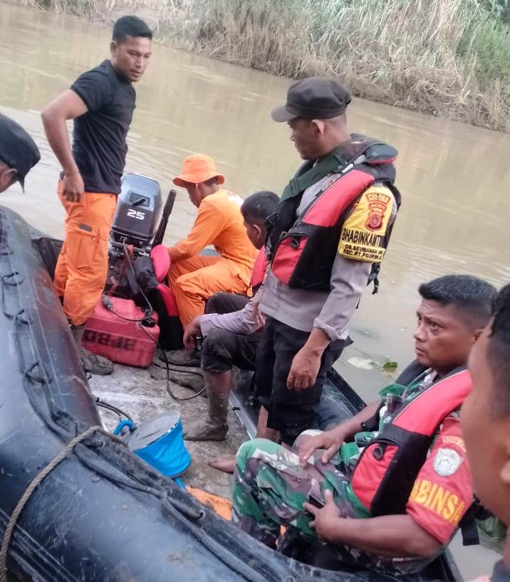 Kapolsek Peureulak Pimpin Pencarian Korban Tenggelam di Sungai Cek Mbon