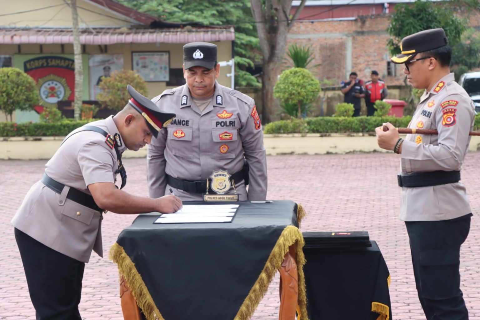 Kapolres Aceh Timur Pimpin Upacara Pelantikan Jabatan Kabag SDM dan Serah Terima Jabatan Kapolsek