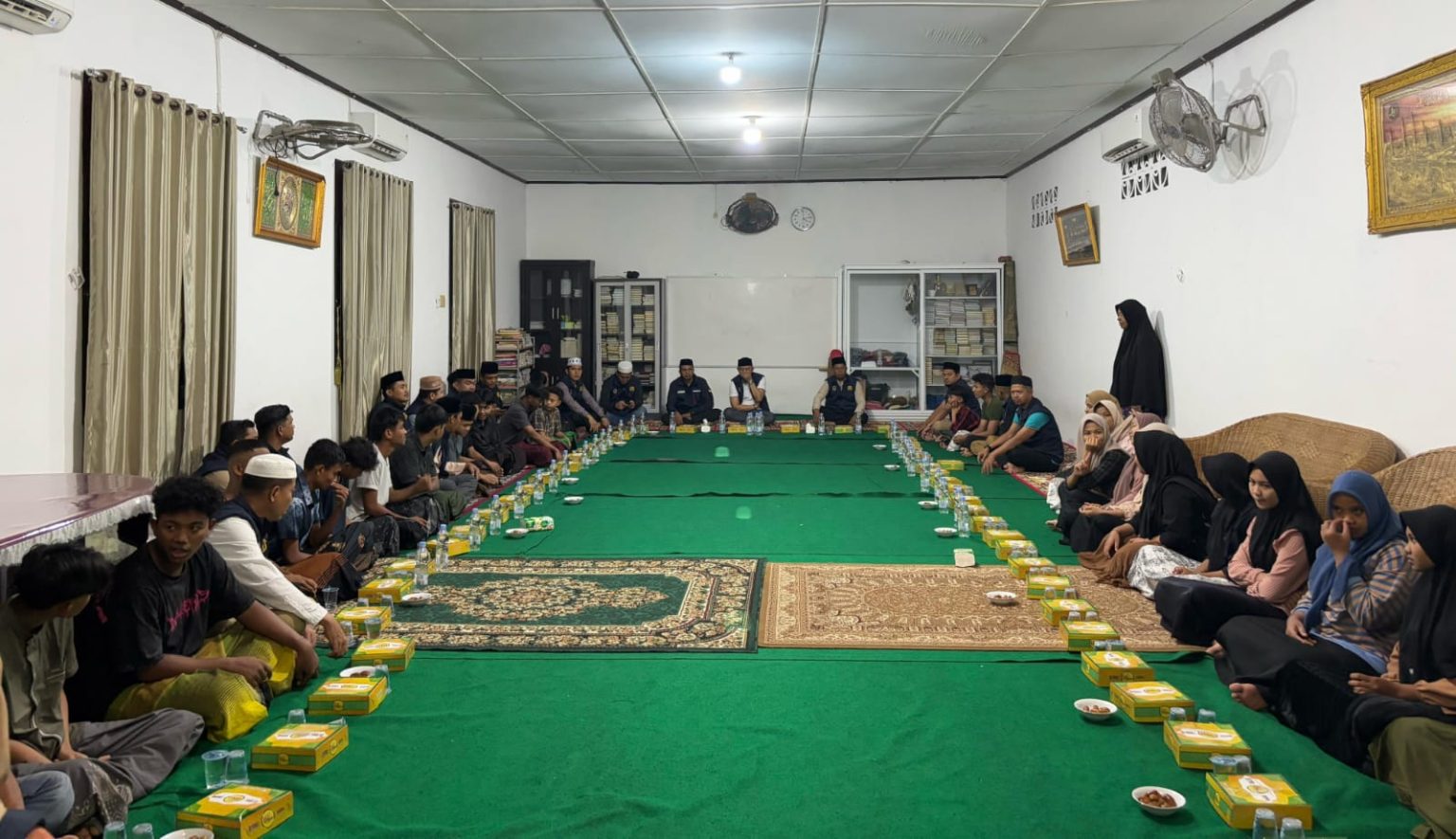 Dirreskrimsus Polda Aceh Sahur Bersama Anak Yatim di Panti Asuhan