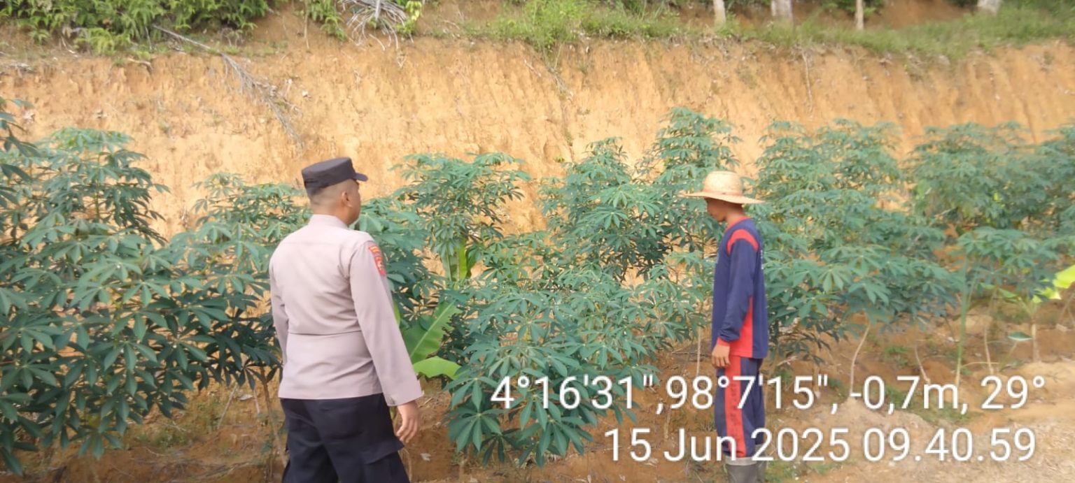 Menjalin Silaturahmi dan Kemitraan Bersama Warga, personel Polsek Rantau Sambang Warga