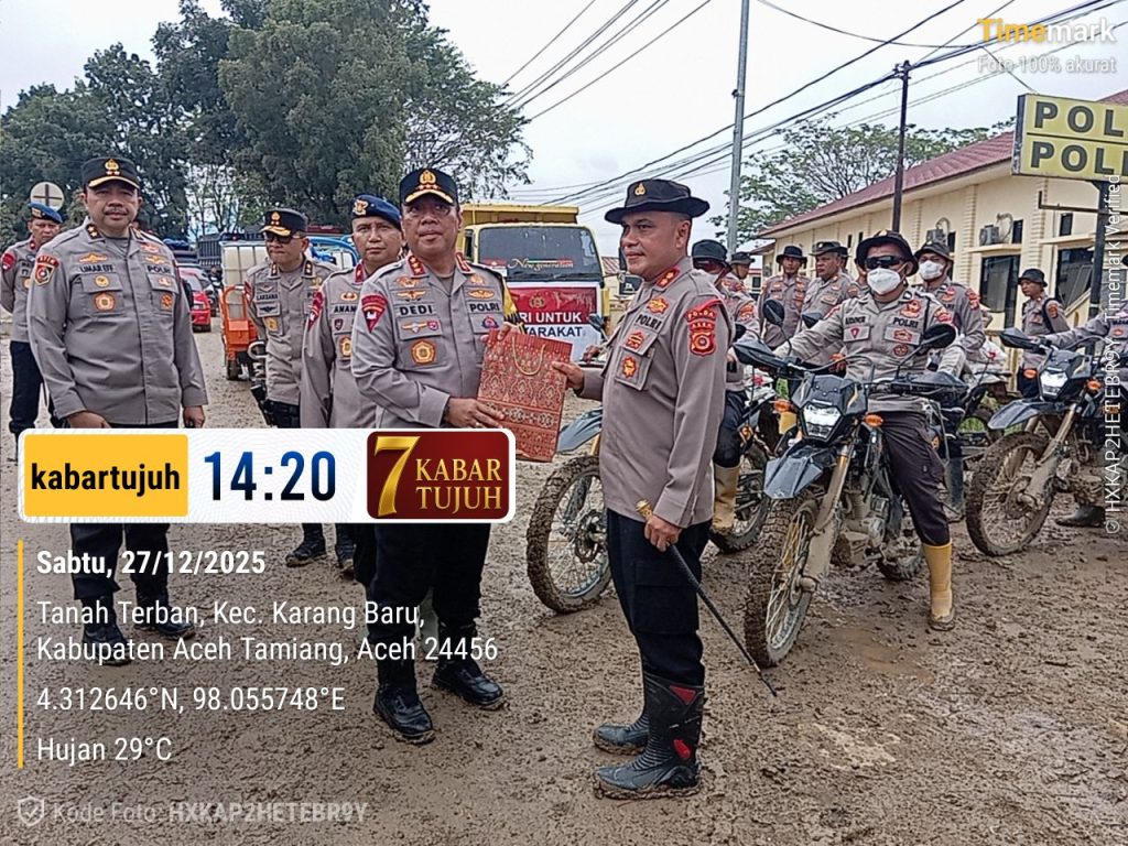 Wakapolri Lepas Bantuan Untuk Mempercepat Penanganan Bencana Aceh Tamiang