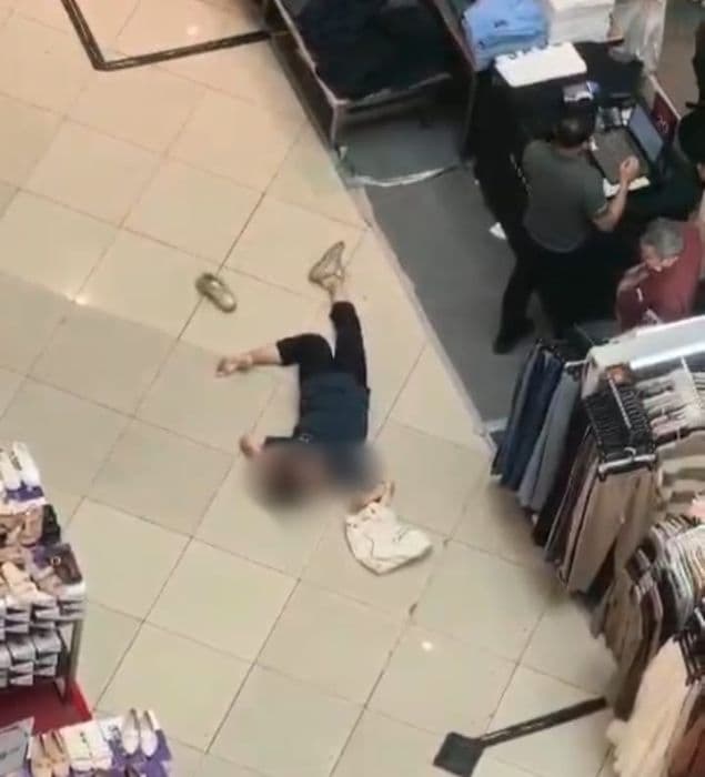 Seorang Wanita Diduga Mengakhiri Hidupnya Dengan Cara Lompat Di Plaza Medan Fair