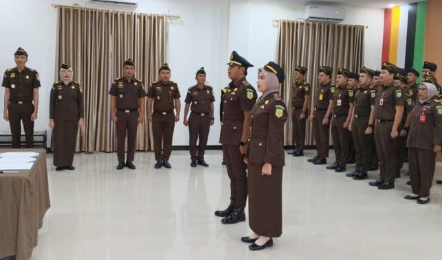 Kajari Aceh Singkil Lantik Dua Pejabat Eselon V Bidang Intelijen dan Datun