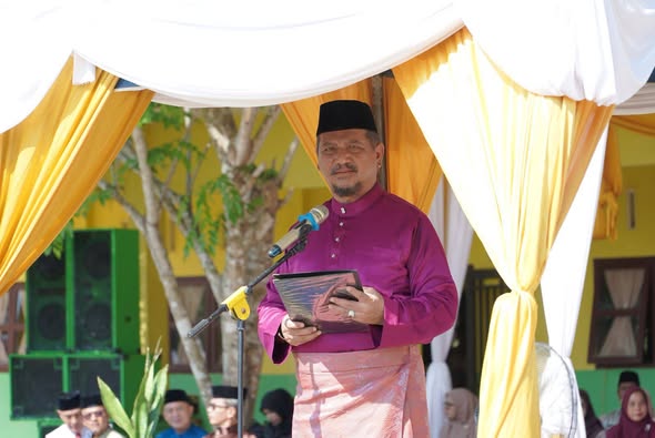 Pimpinan Upacara Hardiknas, Bupati Armia Tekankan Lima Kebijakan Strategis Tingkatkan Kualitas Pendidikan