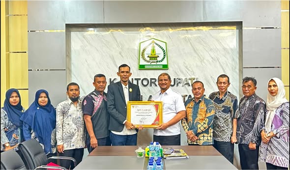 Pemkab Aceh Tamiang Raih Penghargaan Keterbukaan Informasi Publik 2025