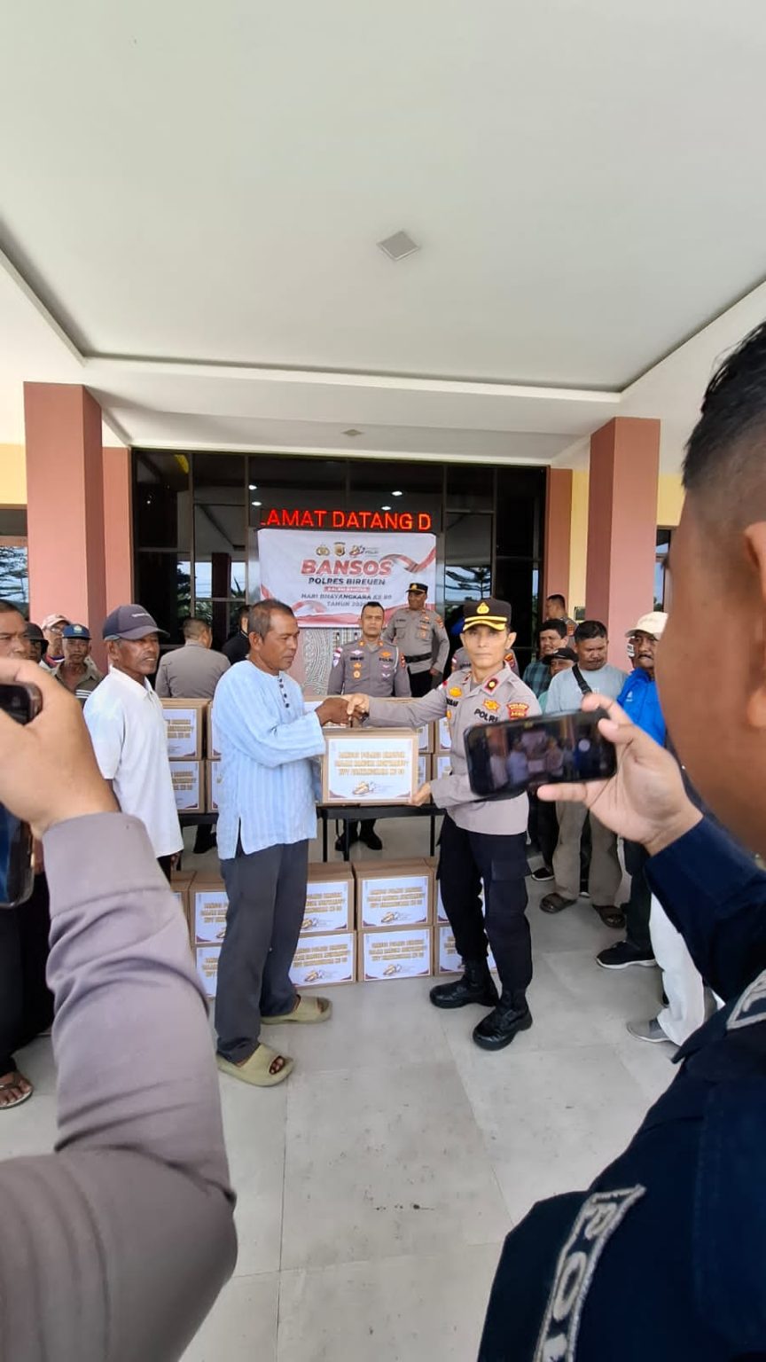 DI BALIK SERAGAM DAN TUGAS NEGARA, POLRES BIREUEN MEMILIH BERBAGI DI HARI BHAYANGKARA