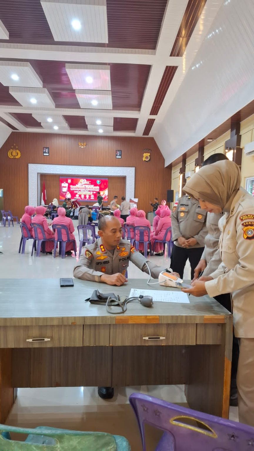 86 KANTONG DARAH TERKUMPUL, SEMANGAT KEMANUSIAAN WARNAI HARI BHAYANGKARA KE-80 DI POLRES BIREUEN