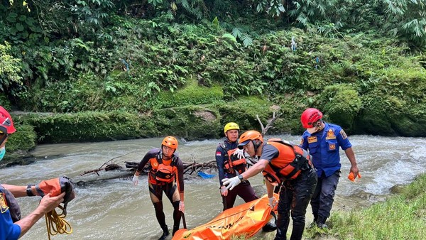 Hendak Menyebrangi Jembatan Bambu, Seorang Pria Di Simalungun Hanyut Disungai Dan Meninggal Dunia