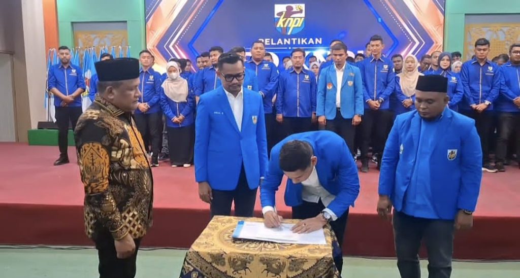 Bupati Mukhlis Resmi Lantik Pengurus DPD KNPI Bireuen Periode 2025–2028, Abdul Halim Tegaskan Siap Bersinergi Bangun Daerah