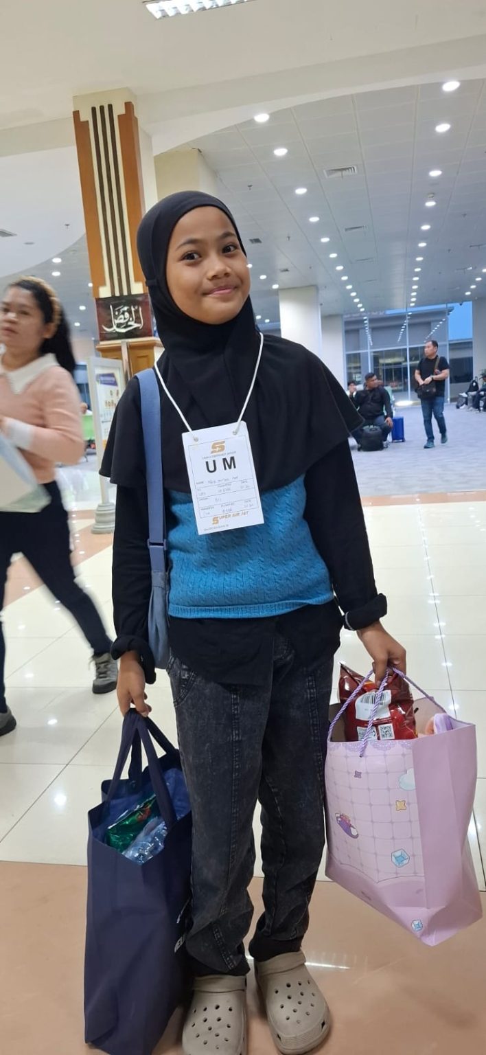 Dengan Tanda UM di Dada, Aqila Berangkat Sendiri Menempuh Jauh Demi Masa Depan