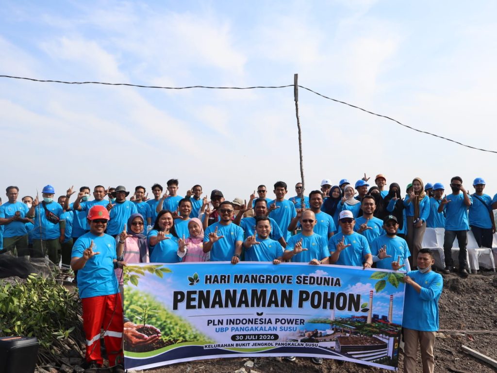 Hijaukan Bumi, Lestarikan Negeri. PLN Indonesia Power UBP Pangkalan Susu Melakukan Penanaman Mangrove, Wujud Nyata Komitmen Pelestarian Lingkungan Pesisir