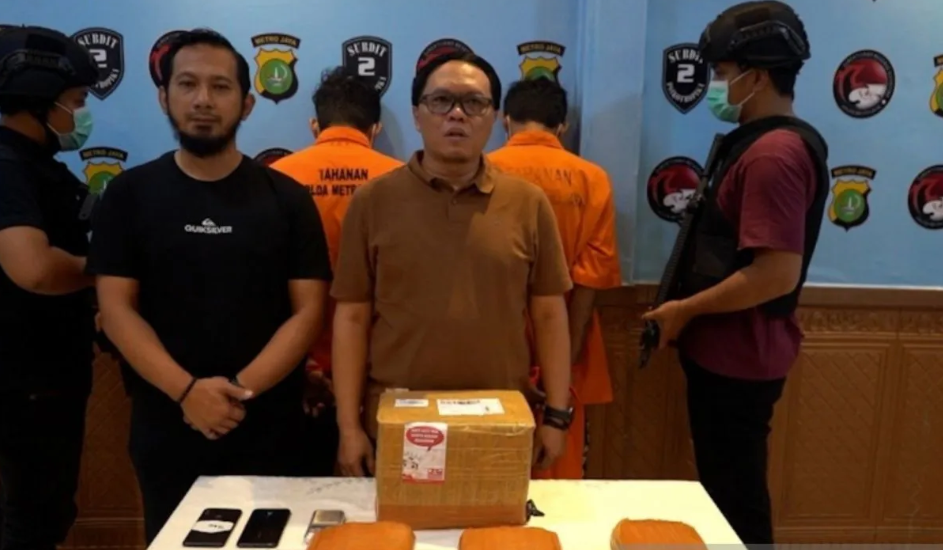 Polisi Gagalkan Pengiriman Ganja Lewat Jasa Ekspedisi di Tangerang