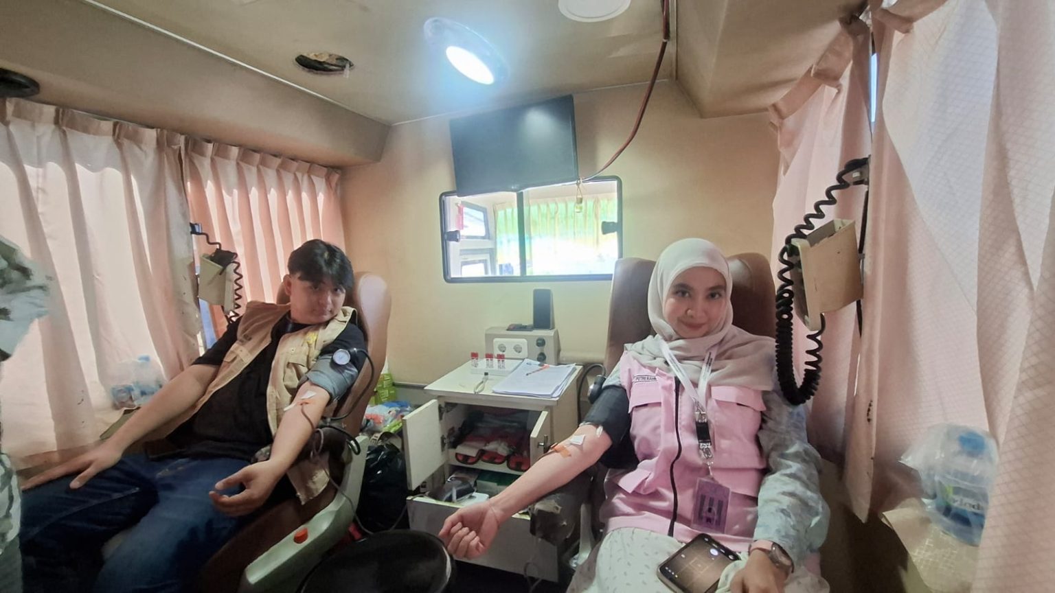 PMI Peudada Kumpulkan 55 Kantong Darah, Kolaborasi dengan KKN USK Perkuat Gerakan Kemanusiaan