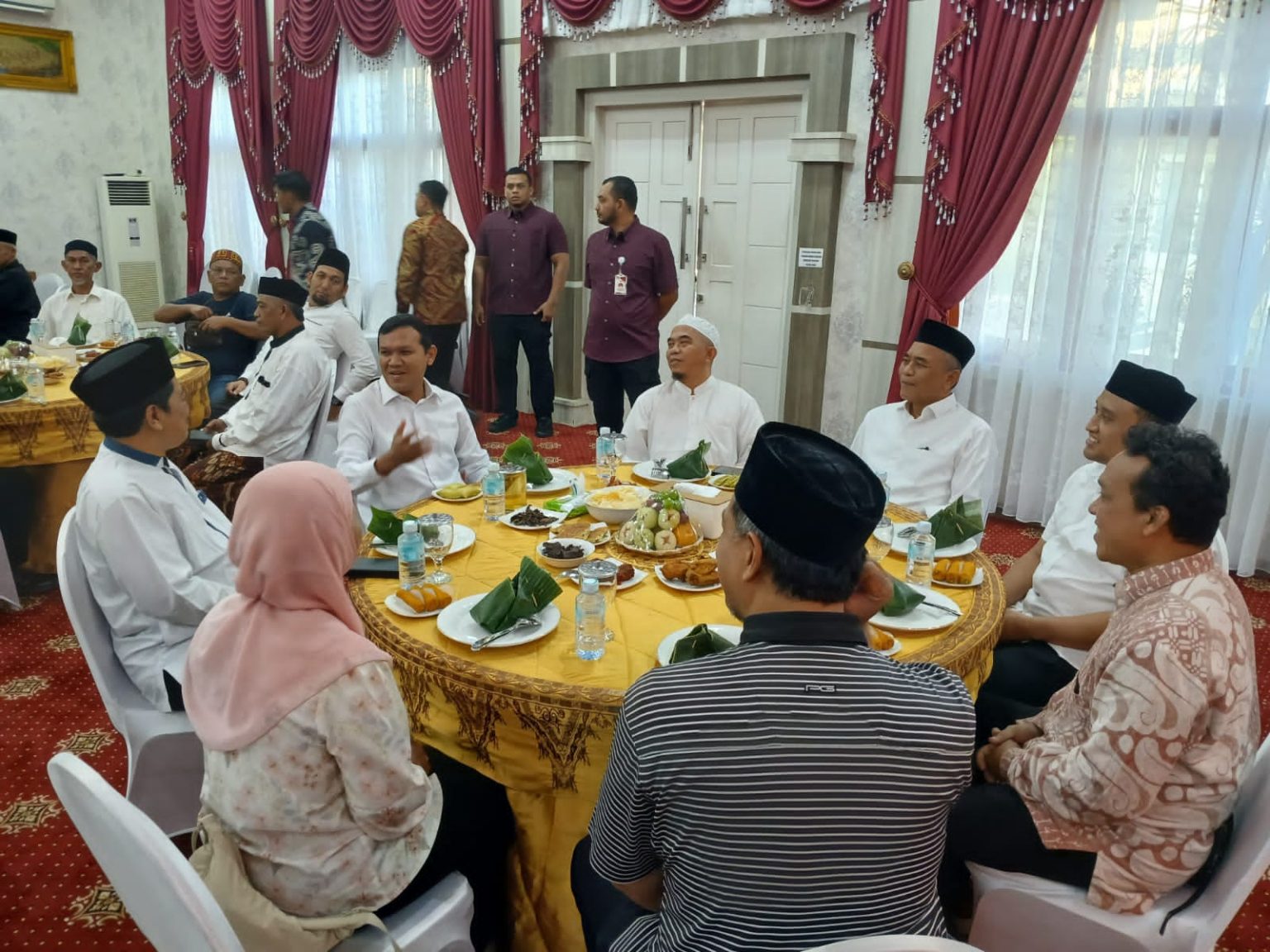 Silaturahmi Bersama Imam Masjid Raya Baiturrahman, Wagub Aceh Perkuat Sinergi dengan Ulama