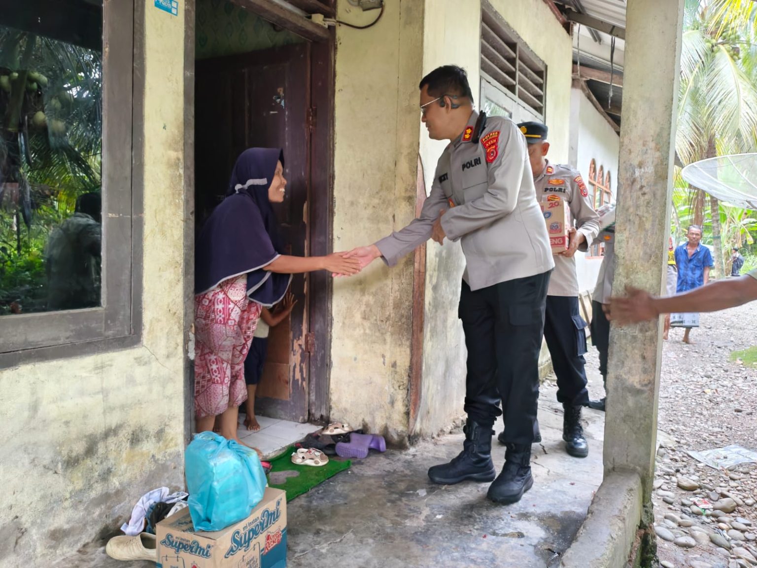 Kapolres Aceh Selatan Janji Rehab Rumah Janda Eks Kombatan GAM hingga Bantu Modal UMKM