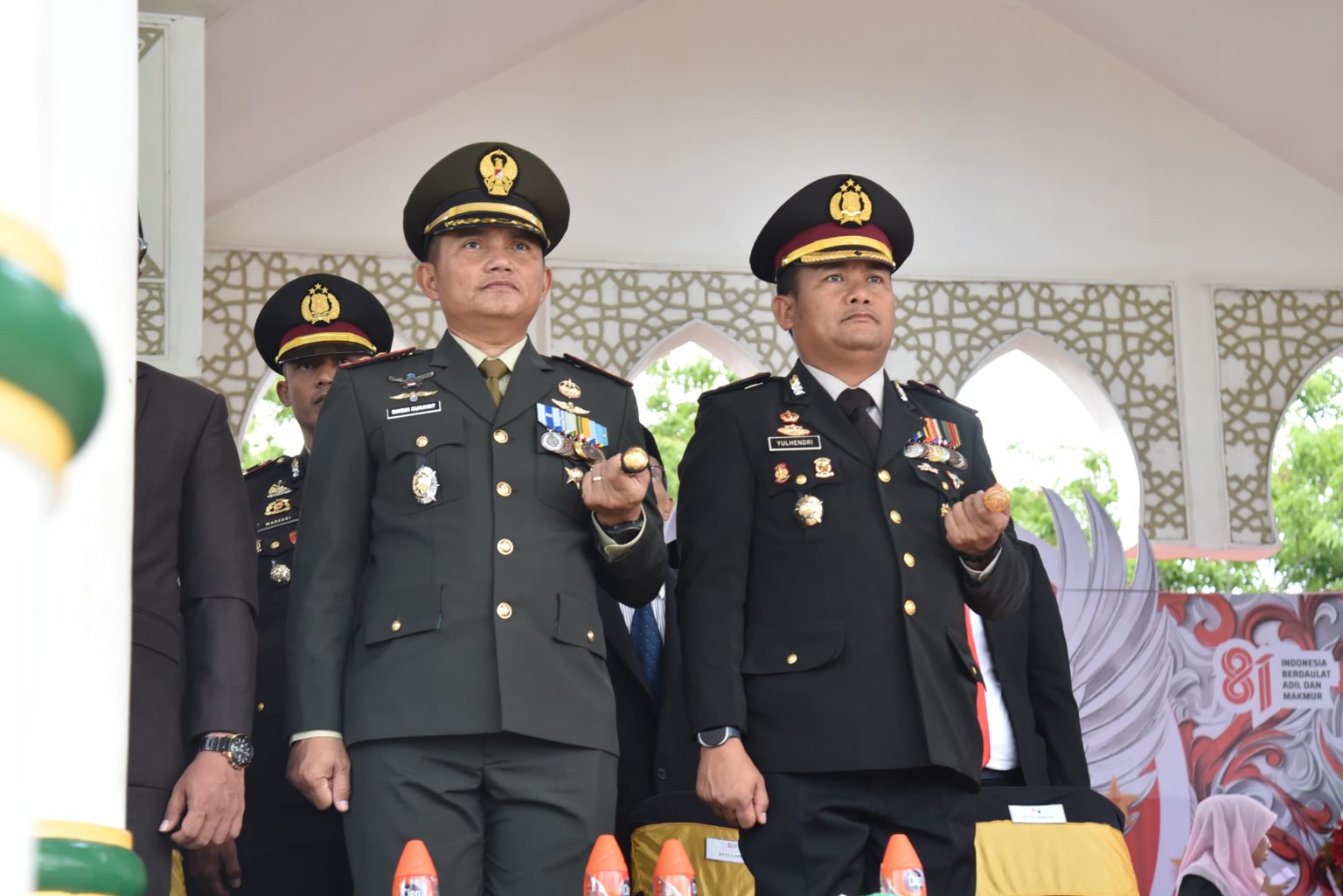 Kapolres Bireuen Mengikuti Upacara Penurunan Bendera Merah Putih HUT Ke-81 RI