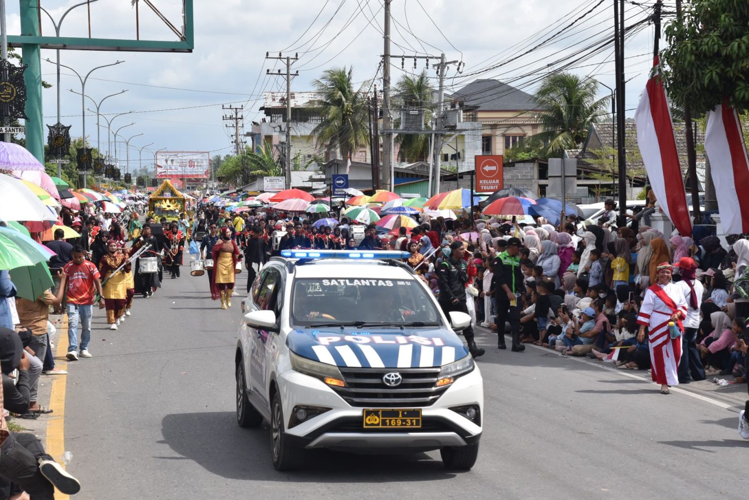 Polres Bireuen Pastikan Pawai Karnaval HUT ke-81 RI Berlangsung Aman dan Lancar