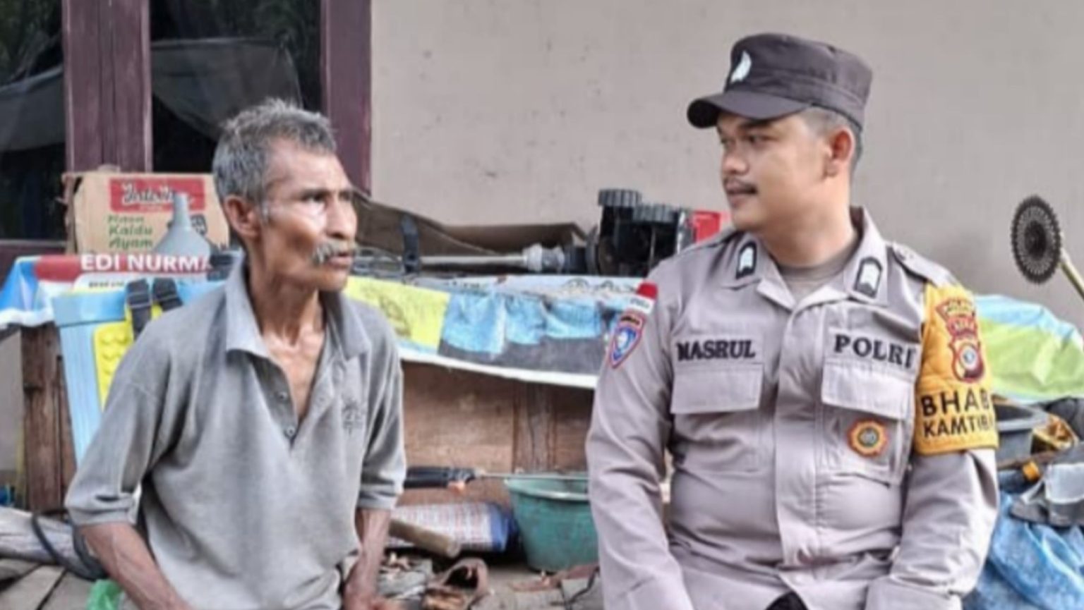Patroli Sambang, Bhabinkamtibmas Polres Bireuen Dengarkan Aspirasi Warga dan Hadirkan Solusi