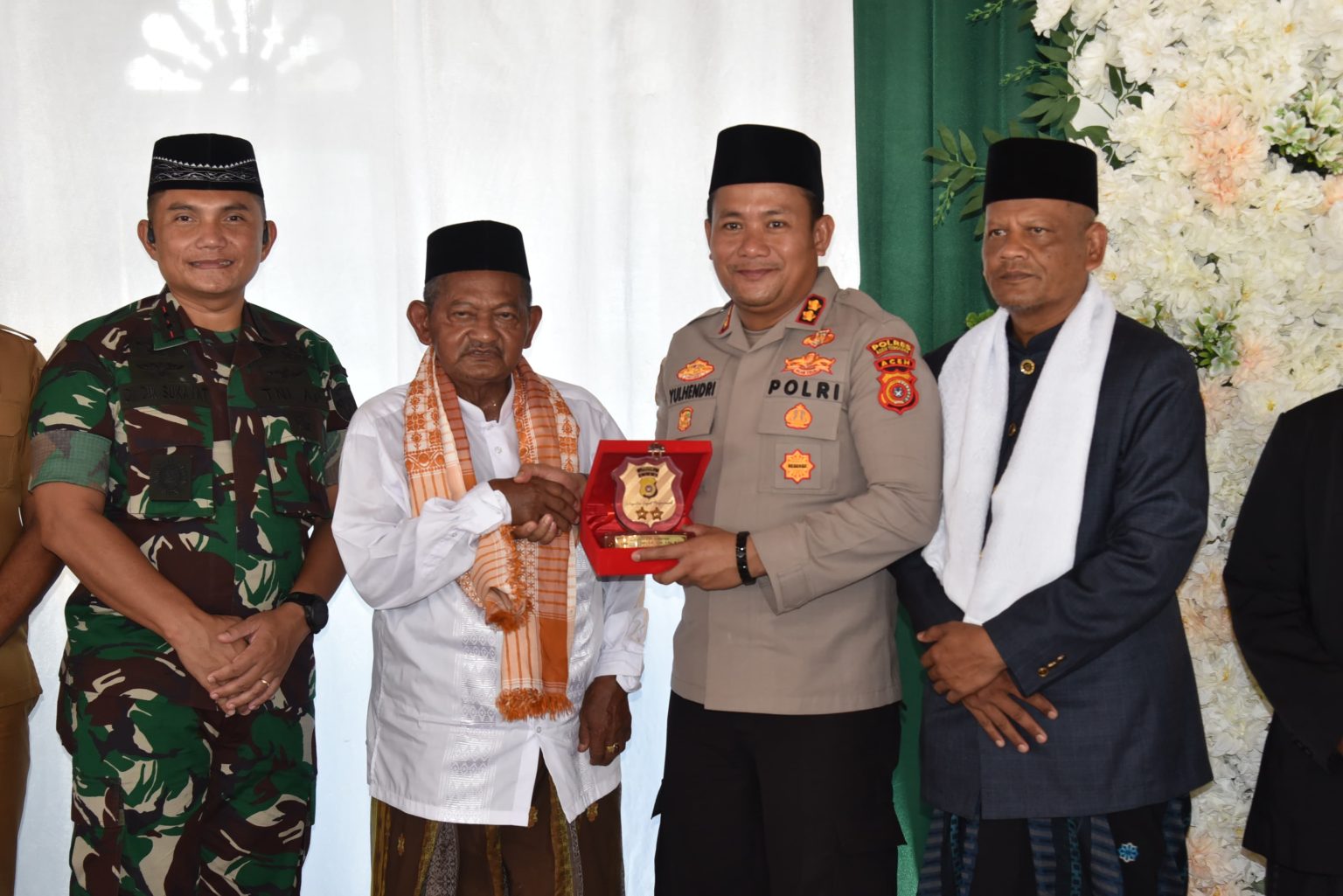 Kapolres Bireuen Hadiri Haul Ke-2 Tgk. H. Muhammad Yusuf A. Wahab (Tusop) Jeunieb
