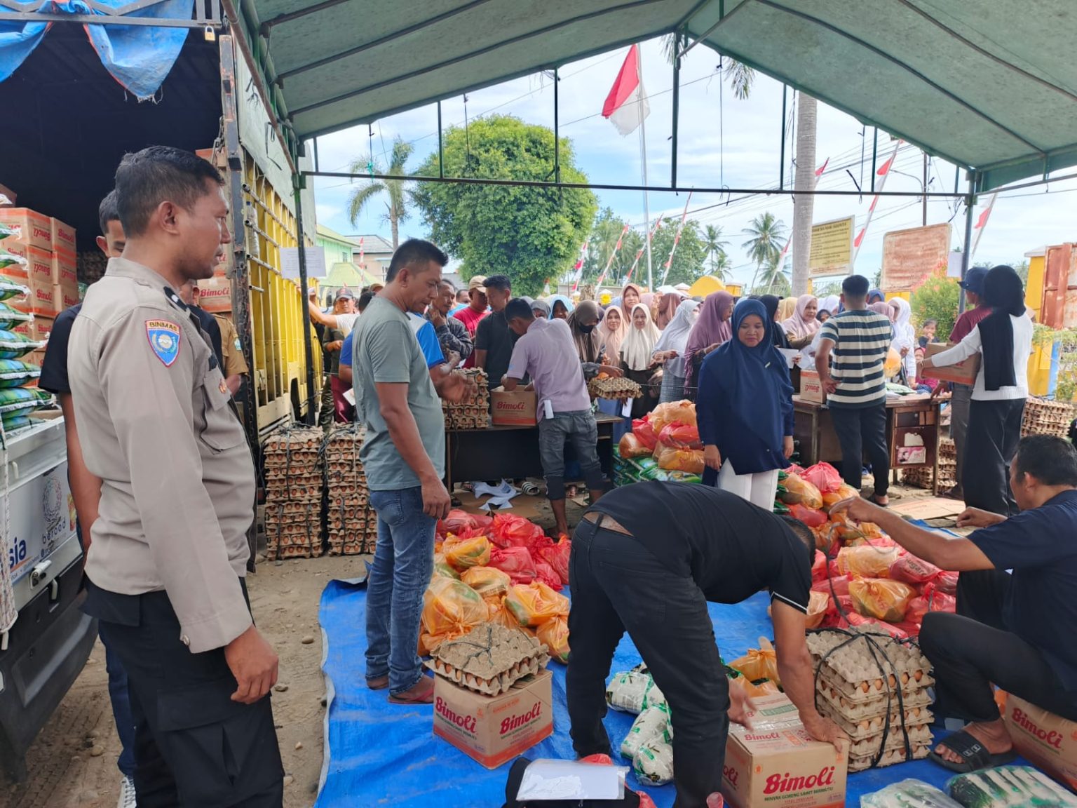 Polres Bireuen Sukseskan Pergelar Gerakan Pangan Murah Untuk Masyarakat