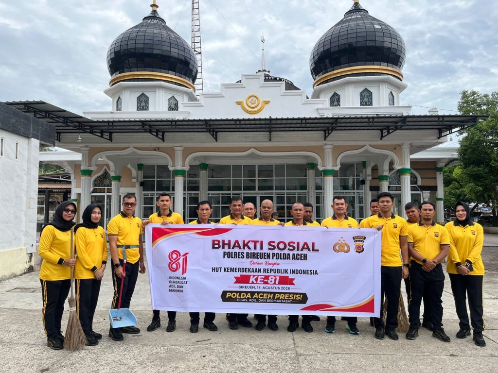 Sambut HUT Ke-81 RI, Polres Bireuen Laksanakan Bakti Sosial & Gotong Royong Bersihkan Masjid