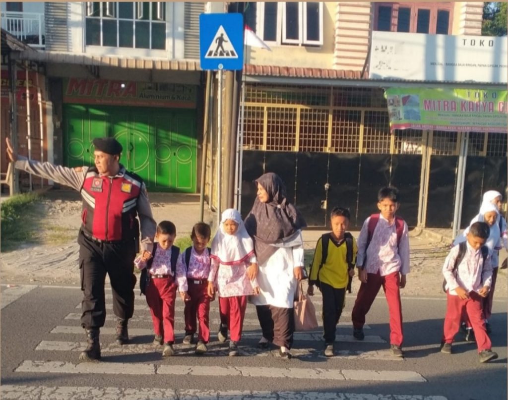 KRYD Polsek Peusangan: Hadir Ciptakan Keamanan Masyarakat Saat Beraktivitas