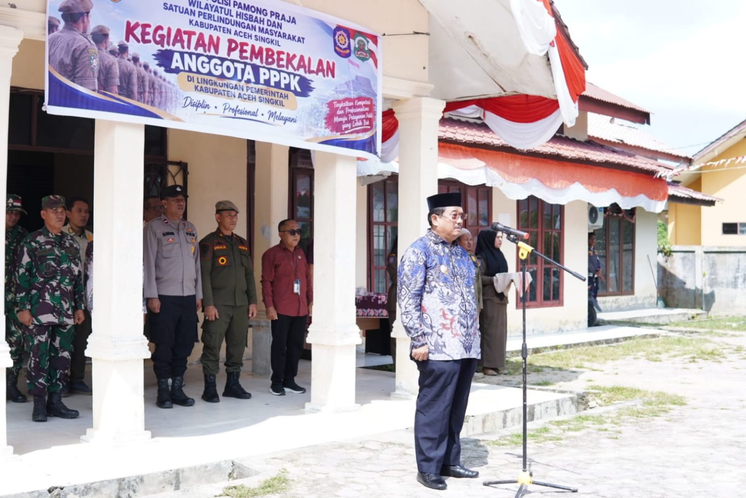 Bupati Aceh Singkil Buka Pelatihan PBB Satpol PP dan WH, Tekankan Tanggung Jawab Tugas